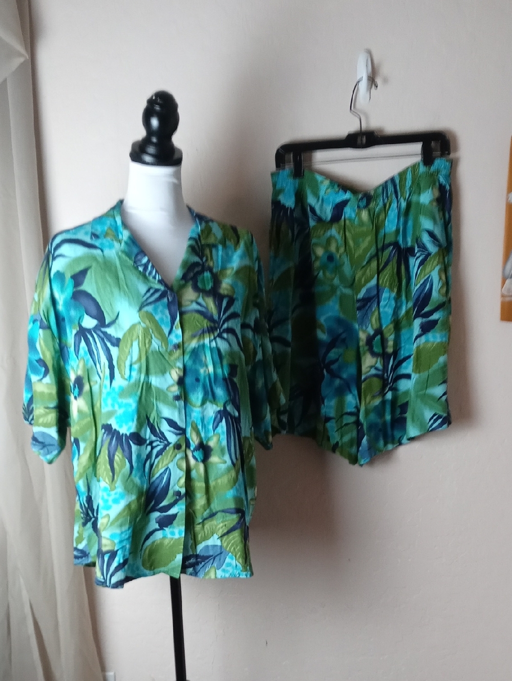 Caribou Women’s Tropical Floral 2-Piece Pant Set - Green & Blue